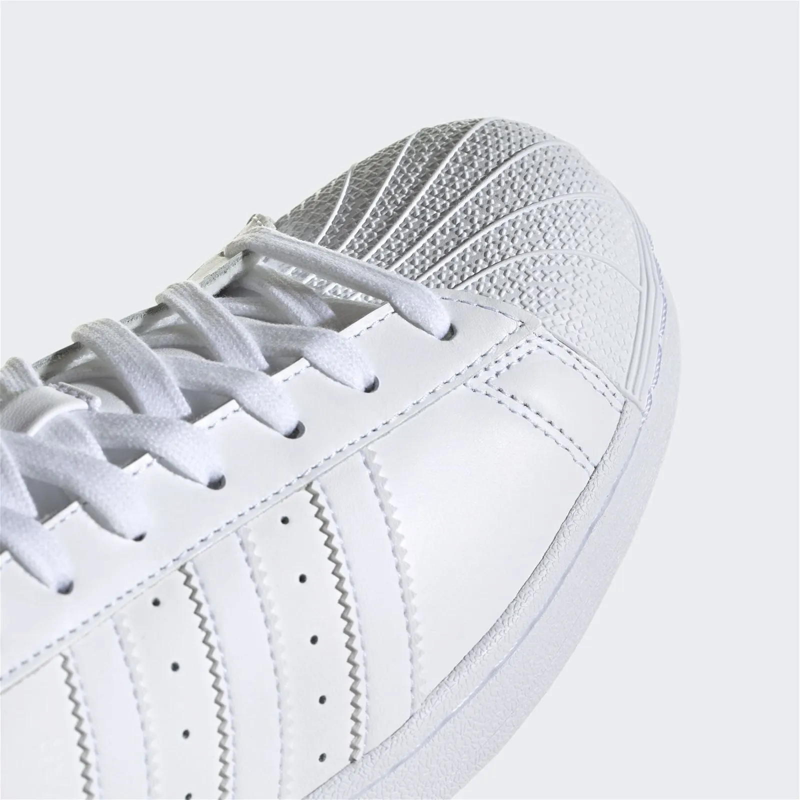 adidas Originals Unisex Superstar Foundation Shoes - White