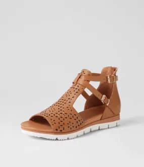 DJANGO & JULIETTE Lopical Dark Tan Leather Sandals