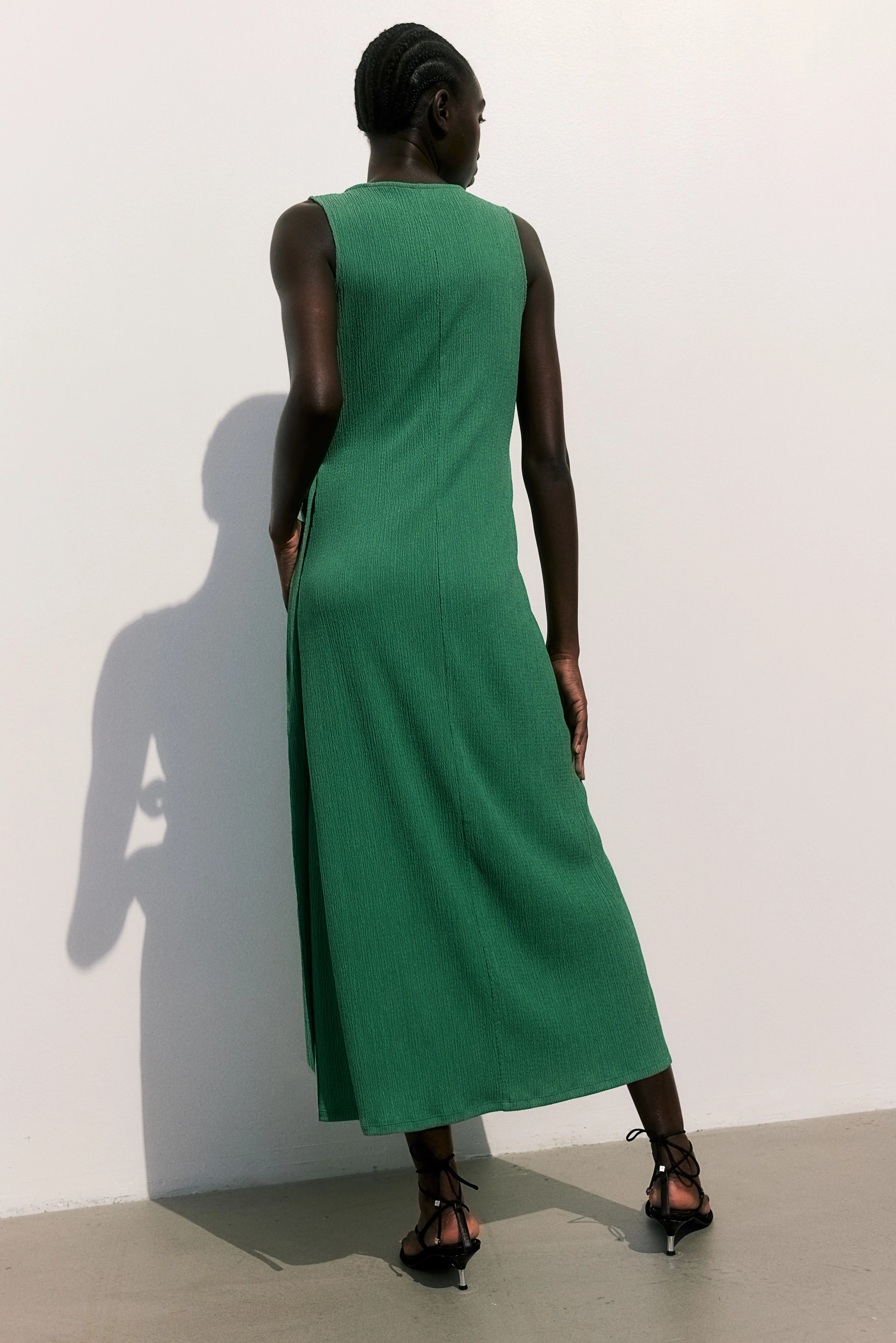 MAMA Nursing wrap dress - V-neck - Sleeveless - Green - Ladies | H&M GB