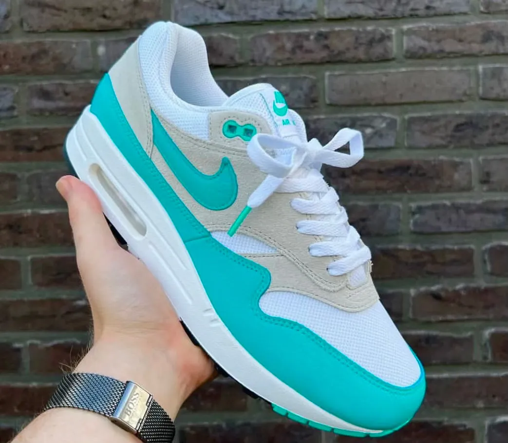 NIKE AIR MAX 1 TIFFANY BLUE