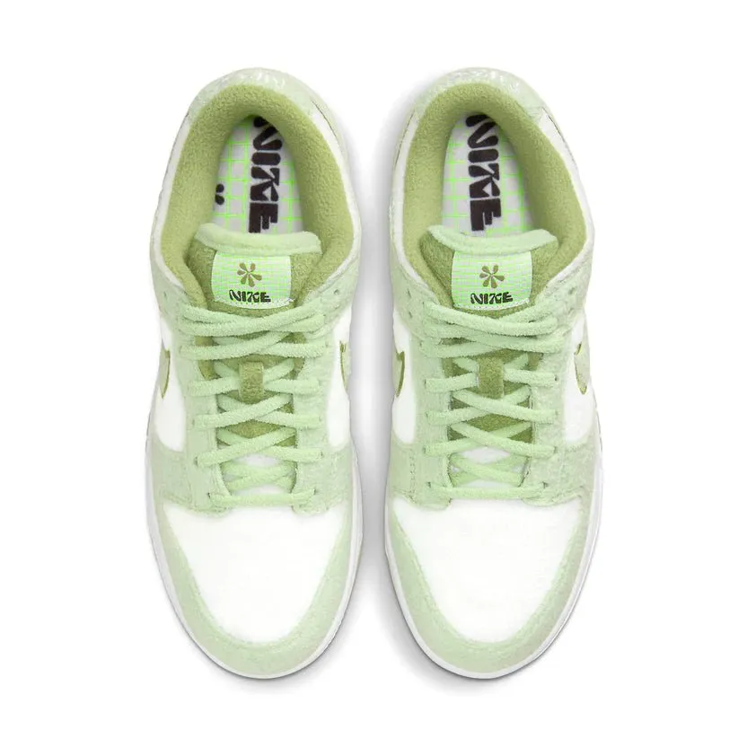 Nike Dunk Low SE Wmns 'Fleece - Honeydew'