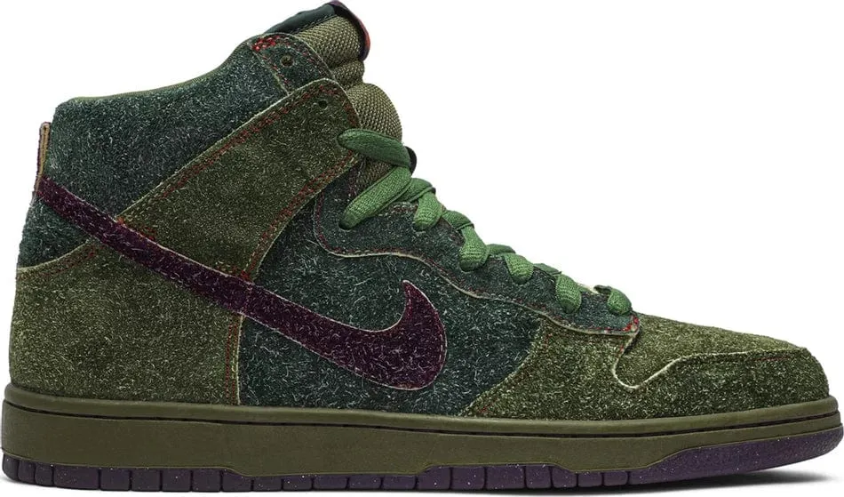 Nike SB Dunk High Skunk 420